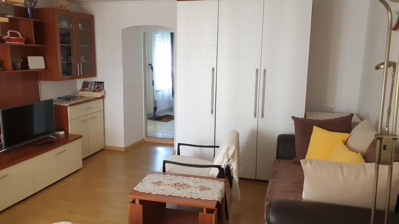 Apartman Dinka Punat Exterior foto